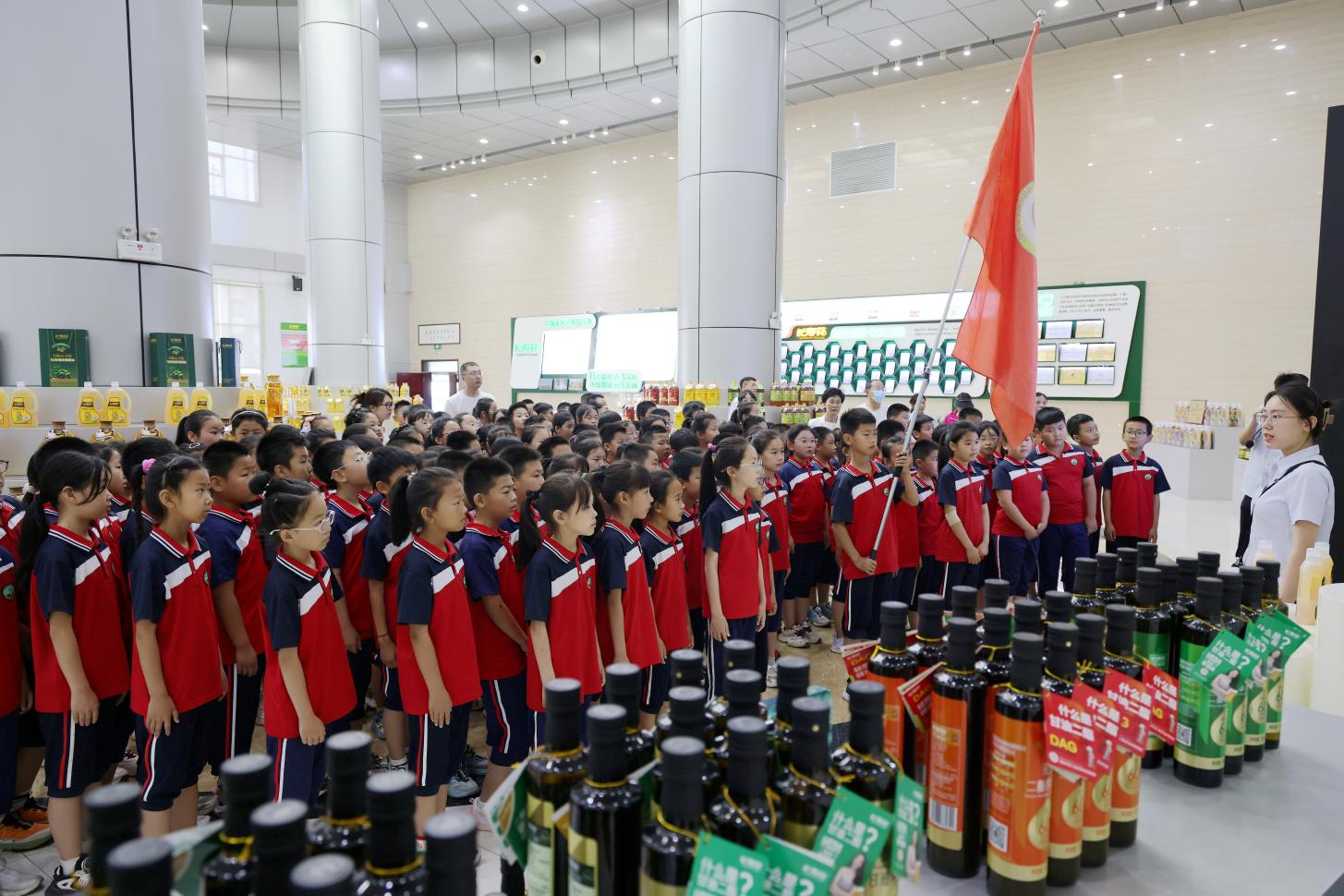 韓店中心小學(xué)師生走進(jìn)三星集團(tuán)開展實(shí)踐教育活動