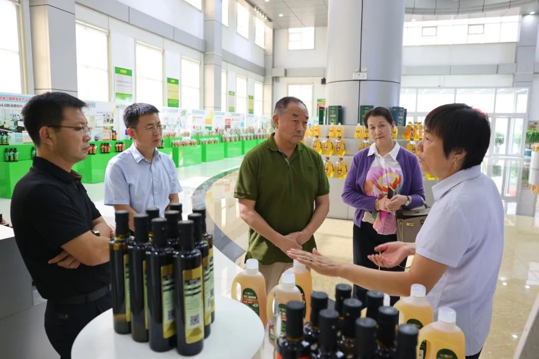 新西蘭山東總商會(huì)會(huì)長馬永新一行來山東三星集團(tuán)參觀調(diào)研