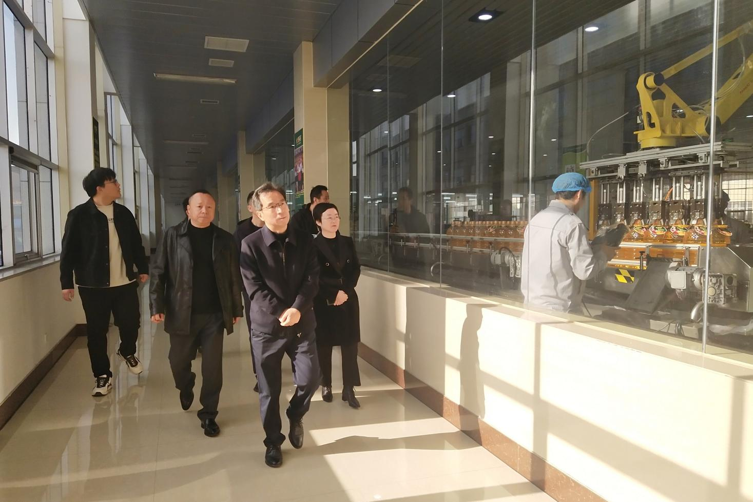 桐廬縣副縣長(zhǎng)申屠群雄一行來(lái)桐廬公司調(diào)研